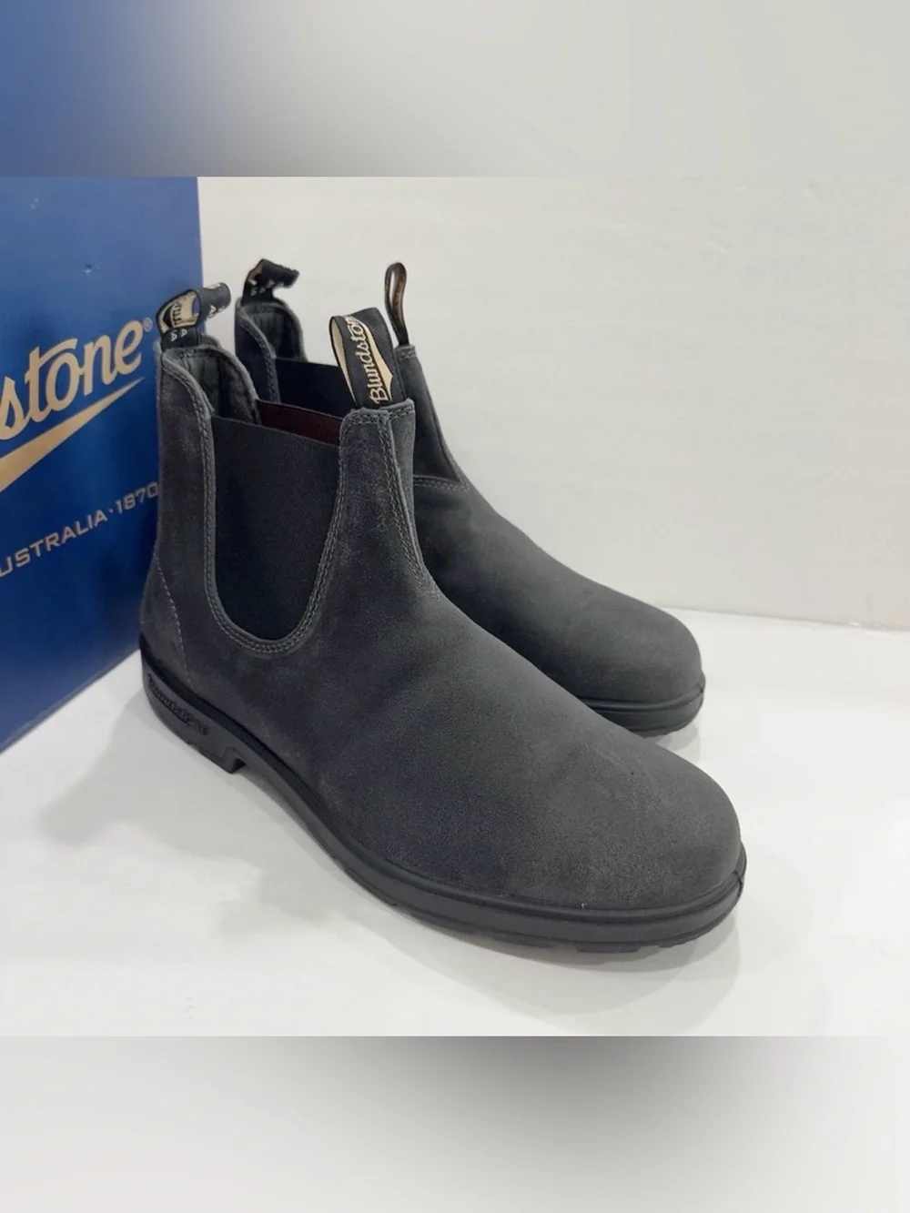 Blundstone 1910 Suede Leather Men’s Chelsea Ankle Boots